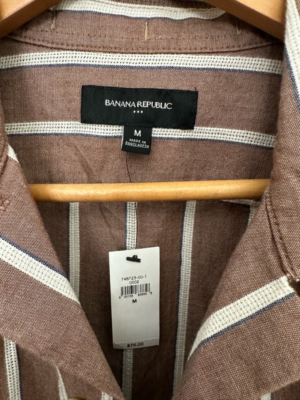 Banana Republic Brown and White Striped Short-Sleeve Button-Down Shirt - Picture 3 of 4